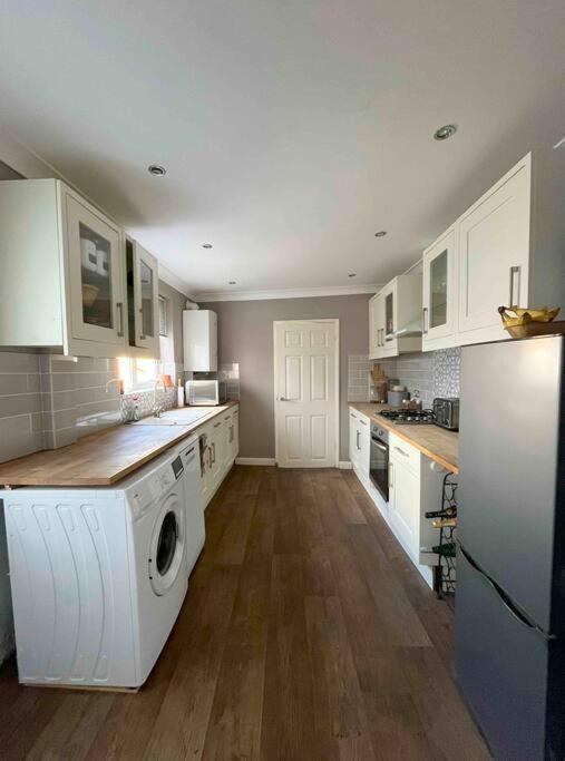 Cosy Flat In Burgess Hill, Sussex Appartement Buitenkant foto